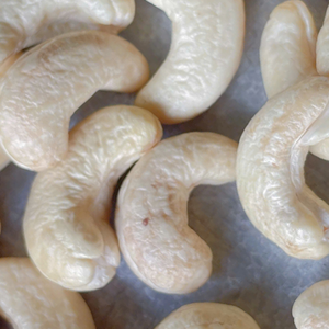 Noix de cajou crues en vrac prêtes à expédier bon marché 1 Kg Noix de cajou Noix de cajou WW180, WW240, WW320 SANTIGO Low quantité minimale de commande - Product Image 1