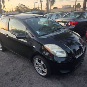 ใช้สำหรับรถยนต์ยาริส พวงมาลัยซ้าย เกียร์อัตโนมัติ หุ้มหนัง สีเข้ม แบบแฮทช์แบ็กและซีดาน - Product Image 1