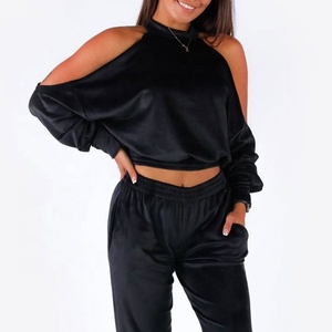 OEM New Arrival Ladies <b>Velour</b> Sweatsuit 2-Piece Jumper and Jogger Set Off-Shoulders Velvet Track Suit Eco-Friendly 2026 - Product Image 4