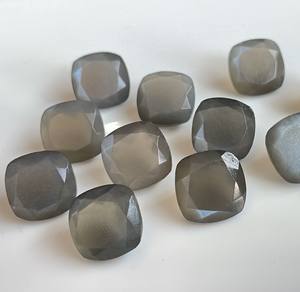 Coussin Pierre de Lune Gris Naturel 9mm à Facettes de Qualité Supérieure-Coussin Pierre de Lune Gris Flashy à Facettes - Product Image 1