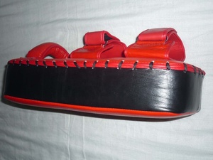 Fabriqué en usine en gros personnalisé 2025 pas cher prix Kick Shield mitaines pour la boxe 2025 Kick Shield mitaines - Product Image 3