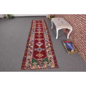 Alfombra de 2.6x10.7 pies, Alfombra Turca Herki, Alfombra Floral de Lana Roja Vintage - Product Image 1