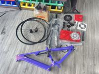VTT électrique tout suspendu 250W - Vélo électrique de montagne léger avec suspension avancée pour la randonnée