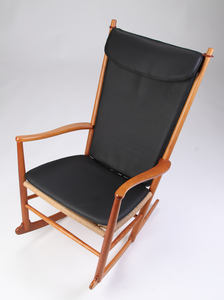 Ensemble de coussins en cuir pour chaise à bascule Hans J. Wegner modèle J16 avec rembourrage en mousse anti-acariens - Product Image 3