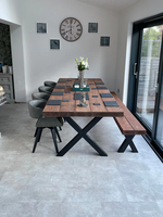 Ensemble de mobilier de restaurant moderne avec chaises en cuir, tables en bois/métal pour hôtel, salle de sport, centre commercial, restauration, taille/couleur personnalisables