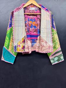 Veste courte matelassée Kantha réversible vintage, patchwork, faite à la main, écologique, nylon/coton, col roulé, boutonnée devant, automne, pour femme - Product Image 2