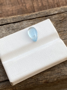 Belle pierre Cabochon en forme de poire aigue-marine de couleur naturelle avec une pierre précieuse en vrac de bon lustre pour la fabrication de bijoux 1.97 carats - Product Image 4