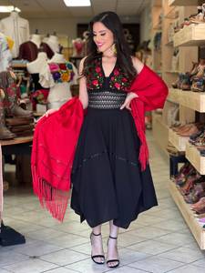 Robe de soirée courte brodée sans manches pour femme, col rond, taille ajustée, effet amincissant, broderie riche, collection 2026 - Product Image 4