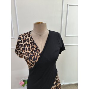 Blusa Corta de Viscosa para Mujer, Manga Corta, Cuello Cruzado, Detalle Asimétrico en la Parte Delantera, 34616 - Negro - Product Image 4