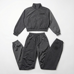 Chaqueta Corta con Capucha de Nylon para Mujer, Tallas Grandes, Ligera, Ecológica, Transpirable, con Pedrería, Estilo Urbano, Colección 2026 - Product Image 1
