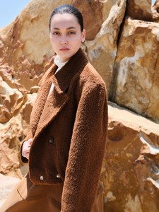 Nuevo diseño de chaquetas y abrigos para mujer, AMARA CROPPED ALPACA, CHAQUETA DE GRAN TAMAÑO, ODM, abrigo hasta la cadera, chaqueta con cuello de solapa grande - Product Image 3