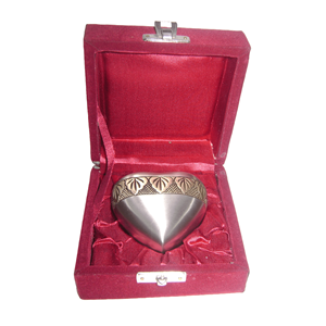 Urna para Cenizas de Bebé con Diseño Agradable, Ataúd Funerario en Forma de Corazón Hecho de Latón para Funeral Conmemorativo, Incluye Caja de Terciopelo - Product Image 6