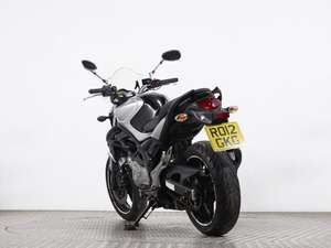 Motocicleta Deportiva Suzuki GLADIUS 650 Usada al Mejor Precio al por Mayor, Origen Reino Unido, en Venta - Product Image 4