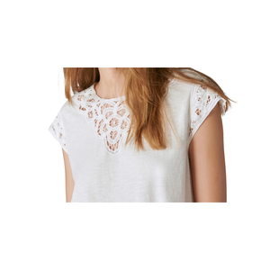 T-shirt da donna Lucky Brand bianca con maniche dolman e dettagli in pizzo, taglia grande, in denim, stile boyfriend jeans - Product Image 2