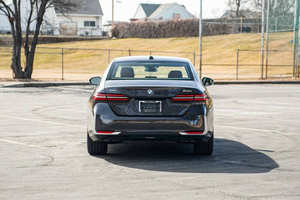 BMW Série 5 d'occasion en excellent état, modèle 2025 - Product Image 3