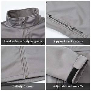 เสื้อแจ็คเก็ตผ้าแคนวาสระบายอากาศได้ดี น้ำหนักเบา อุ่นสำหรับฤดูหนาว  รับสกรีนโลโก้ แขนยาว สไตล์ไฮสตรีท  แบบซอฟต์เชลล์  คอตั้ง สำหรับผู้ชาย - Product Image 6