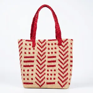 Sac cabas bohème en raphia avec motif brodé bleu, ouverture supérieure, style plage estival - Product Image 4