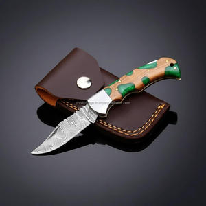 Cuchillo plegable de acero de Damasco Nordic Forge con bloqueo trasero, mango de resina y madera de olivo, funda, cuchillo de bolsillo EDC para camping y caza. - Product Image 3