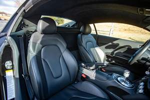 Audi R8 V10 Plus Coupé 2015 Usado, ~13,800 Millas, Transmisión Manual de 6 Velocidades, 1 de su Tipo en Negro Pantera con Efecto Cristal - Product Image 5