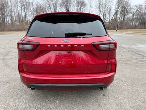 Ford Escap ST Line 2024, Superventas, Transmisión Automática, Asientos de Cuero - Product Image 6