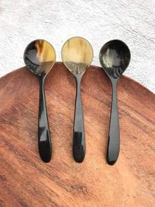 Cuchara de Cuerno India Tradicional, Cuchara para Servir Ecológica Hecha a Mano con Mango Largo y Mango Pulido Suave - Product Image 4