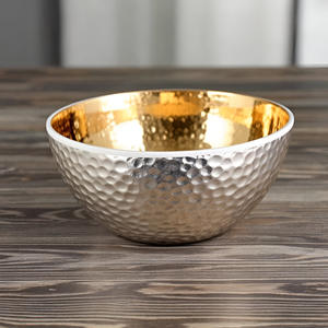 Bol élégant en aluminium martelé argenté, intérieur doré luxueux, décoration asymétrique moderne, personnalisable, écologique - Product Image 6