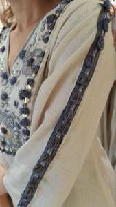 เปิดตัวชุดคุर्ตาปาลลาโซดีไซน์ใหม่สำหรับผู้หญิง สวมใส่สบายในงานปาร์ตี้ ผลิตจากผ้าไหมโรมันแท้ พร้อมงานปักและงานกระจกแท้ - Product Image 5