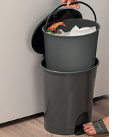 Afossa AK 149 Poubelle de rangement autoportante à pédale, 7L (1,8 Gal), en plastique écologique, durable, de style moderne, pour la gestion des déchets