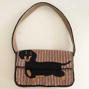 Sac à bandoulière fantaisie pour femme à motif chien teckel, sac à main perlé à motif animal, sac à main rayé fait main, sacs fourre-tout perlés personnalisés - Product Image 1