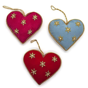 Ornements suspendus de Noël en forme d'étoile et de cœur personnalisés avec logo personnalisé Cadeau de décoration saisonnière pour la maison et le bureau Fabriqué en Inde - Product Image 1