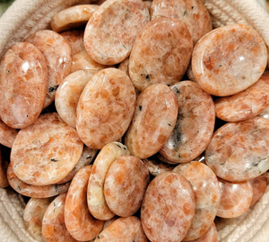 Venta al por mayor Orange Sunstone Worry Stones Thumb Bulk Natural Pulido Sunstone Crystal Worry Stone Artículo Compre ALIF CRYSTAL Y AGATE - Product Image 3