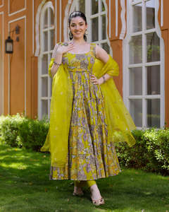 Vente chaude Readymade Indian Wear Femmes Anarkali Coton Imprimé Kurti avec Dupatta Ensemble pour Filles Dames Fête De Mariage - Product Image 4