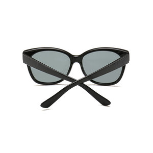 Occhiali da Sole Polarizzati da Donna Ispirati ai Designer P3361 - Vendita all'Ingrosso - Product Image 4