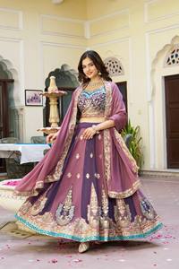 Lehenga Choli pour femmes avec broderie lourde et travail de fils, Lehenga Choli prêt à porter pour femmes pour la vente à l'exportation - Product Image 4
