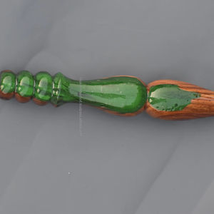 Crochets en résine durables avec de belles options de couleur offrant des coutures de précision confortables pour chaque projet par FWE - Product Image 1