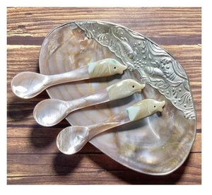 Cuchara de concha marina natural, utensilio de cocina decorativo hecho a mano, cuchara de madreperla para servir caviar, Exportación al por mayor - Product Image 1