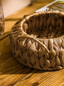 Panier à bol tissé en jacinthe d'eau naturelle pour cuisine, salle à manger et salon pour organisateur de vêtements - Product Image 4
