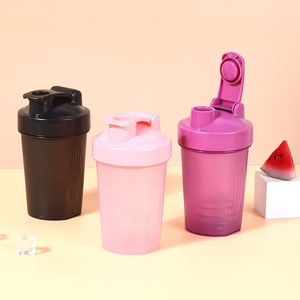 Gobelet à shaker en plastique personnalisé avec logo, 400 ml, pour la salle de sport, la remise en forme, les entraînements, shaker portable pour protéines en poudre, bouteille de fitness avec boule fouet en fil métallique - Product Image 3