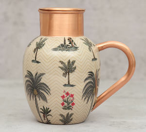 Venta al por mayor de jarras de diseño esmaltado diseño de tendencia de moda recién llegados jarras de cobre con acabado dorado a precio competitivo - Product Image 4