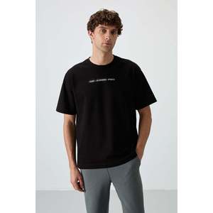 เสื้อยืดผู้ชาย Air Jones สีดำทรงโอเวอร์ไซส์ ผ้าคอตตอนผสม พื้นผิวมีเท็กซ์เจอร์ พร้อมลายกราฟิก ผ้าเนื้อหนา - Product Image 1
