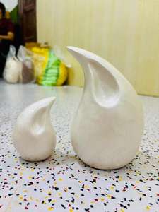 โกศรูปหยดน้ำสไตล์อเมริกันทำจากอะลูมิเนียม พร้อมหัวใจสีทอง ความจุ 220 คิว สำหรับใส่เถ้ากระดูกหลังเผาศพ - Product Image 2