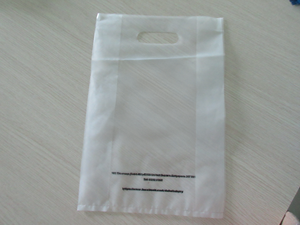 โรงงานผลิตถุงช้อปปิ้งแบบไดคัทจากวัสดุรีไซเคิล HDPE LDPE PLA ผลิตในเวียดนาม สีตามสั่ง - Product Image 4