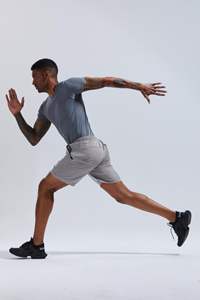 กางเกงขาสั้นออกกำลังกายกันน้ำผู้ชายเนื้อผ้าด้านนอกทนทานมีซับในตาข่ายแห้งเร็วและมีช่องเก็บของที่ปลอดภัยเหมาะสำหรับการออกกำลังกาย - Product Image 6