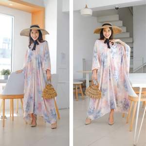 Elegante vestido largo Abaya para mujer Modest Rayon Kaftan Robe con diseño fluido Ideal para Eid Ramadan y uso diario - Product Image 1