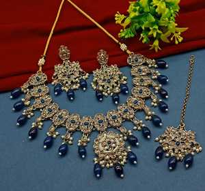 Nouveau design plaqué or traditionnel goutte perle et pierre cloutée boucle d'oreille Mangtika collier ras du cou ensemble et ensemble de bijoux pour femmes - Product Image 2