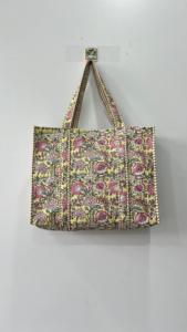 Bolso de hombro de algodón indio suave hecho a mano, bolso acolchado con estampado de arcoíris para viajes diarios, cierre abierto de moda con decoración de cadenas - Product Image 5