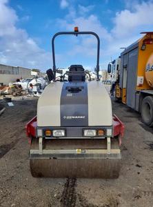 Rouleau vibratoire à double tambour Dynapac CC1250 2023 U4967 disponible avec pompe à roulement moteur et composants de base du moteur - Product Image 3