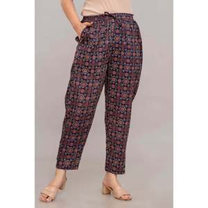 Ensemble Kurta à imprimé floral bleu nuit pour femme avec pantalon et dupatta - Product Image 3