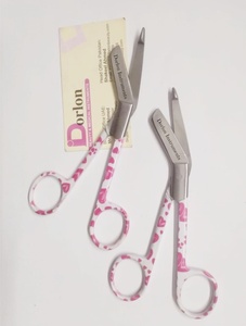 Tijeras profesionales de acero inoxidable para vestir Hermoso diseño impreso Manual Cuidado del hogar Enfermera Tijeras de enfermera Mango cómodo - Product Image 3