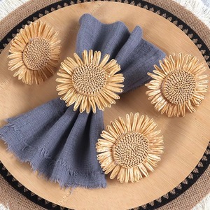 Rond de serviette en jute fabriqué à la main avec motif de tournesol pour décor de table de style campagnard événements de mariage hôtel salle à manger touche - Product Image 1